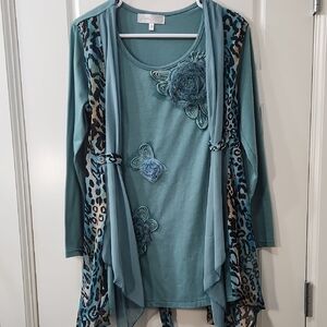 Pretty Angel Teal Top with Unique Accents